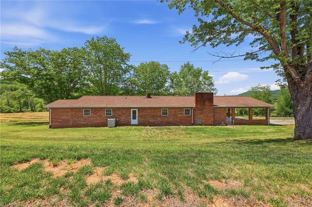 954 Parsonsville Road, Purlear, NC 28665