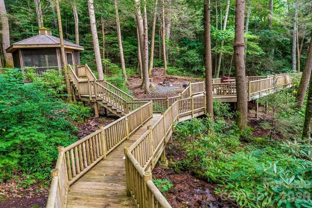 20 Cliff's Edge Drive, Burnsville, NC 28714