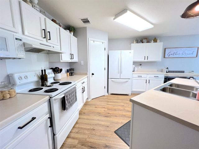 2204 Brewers PL, Taylor, TX 76574
