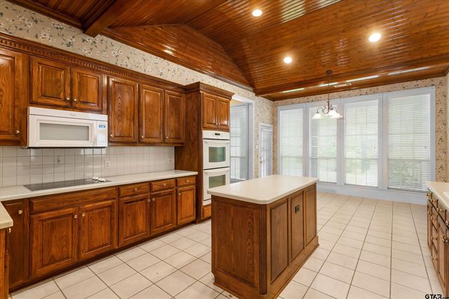 3670 Canyon Creek Cir., Tyler, TX 75707