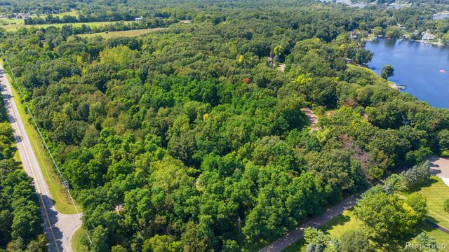 00001 LEDGEWOOD Drive, Tyrone Township, MI 48430