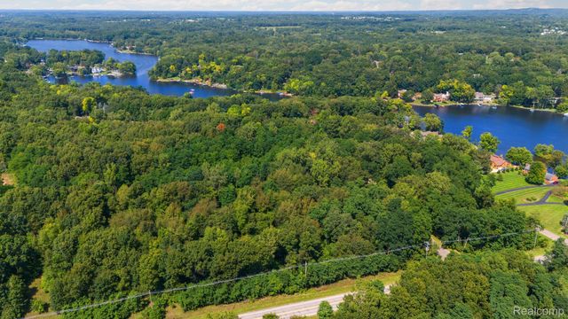 00001 LEDGEWOOD Drive, Tyrone Township, MI 48430