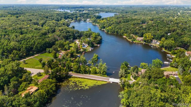 00001 LEDGEWOOD Drive, Tyrone Township, MI 48430