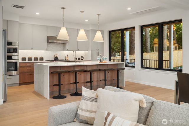 6214 40th Avenue NE, Seattle, WA 98115