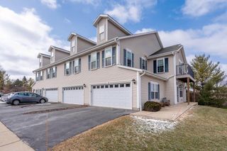 1203 Woodbury COMMON #C, Waukesha, WI 53189