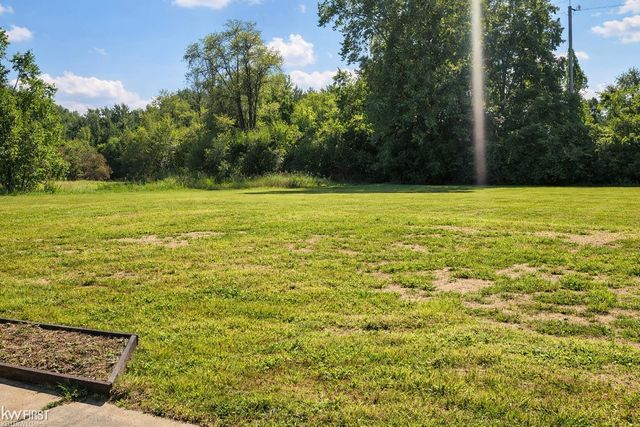 3006 S Dort Highway, Flint, MI 48507