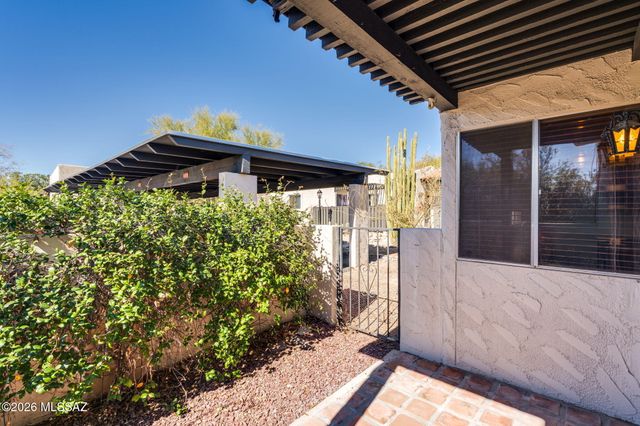 5420 N La Casita Drive, Tucson, AZ 85718