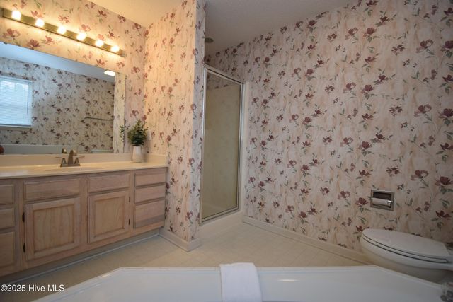 2916 Mulberry Lane E, Greenville, NC 27858