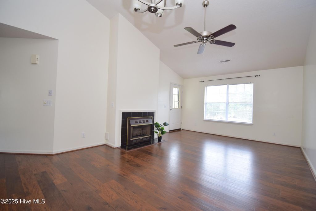 2916 Mulberry Lane E, Greenville, NC 27858