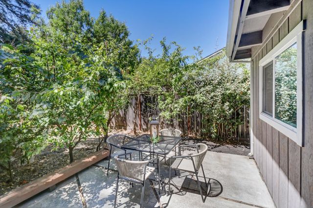 1744 Vallejo Way, Sacramento, CA 95818