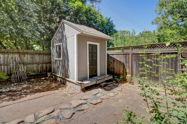 1744 Vallejo Way, Sacramento, CA 95818