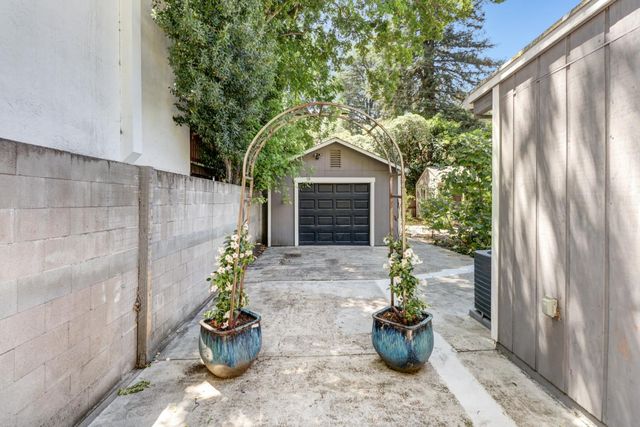 1744 Vallejo Way, Sacramento, CA 95818