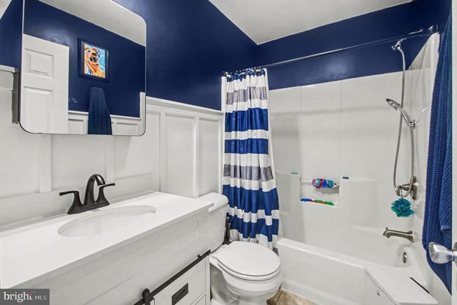 405 THREE MILE RUN RD, Sellersville, PA 18960