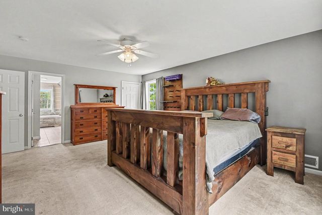 405 THREE MILE RUN RD, Sellersville, PA 18960