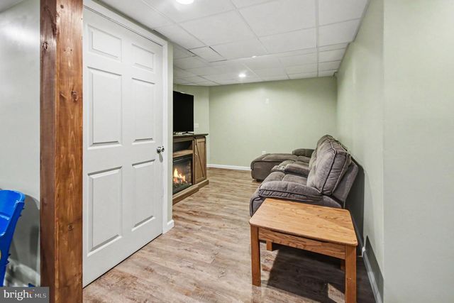 405 THREE MILE RUN RD, Sellersville, PA 18960