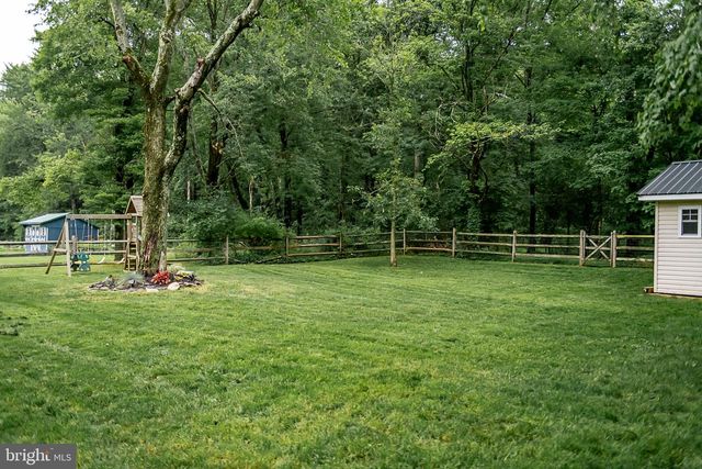 405 THREE MILE RUN RD, Sellersville, PA 18960