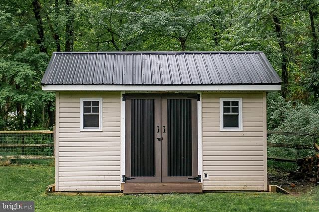 405 THREE MILE RUN RD, Sellersville, PA 18960