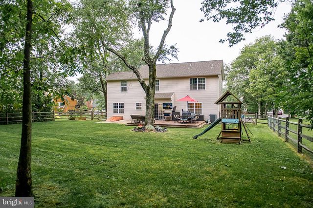 405 THREE MILE RUN RD, Sellersville, PA 18960