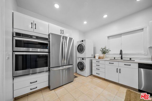 320 Westminster Avenue, Los Angeles, CA 90020