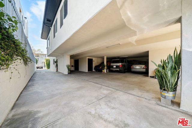 320 Westminster Avenue, Los Angeles, CA 90020