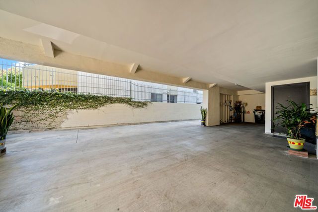 320 Westminster Avenue, Los Angeles, CA 90020