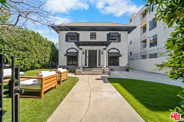 320 Westminster Avenue, Los Angeles, CA 90020