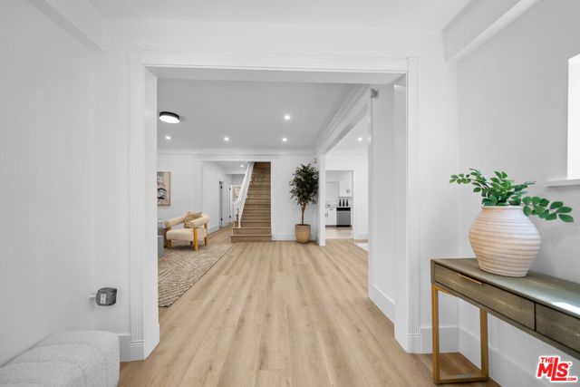 320 Westminster Avenue, Los Angeles, CA 90020