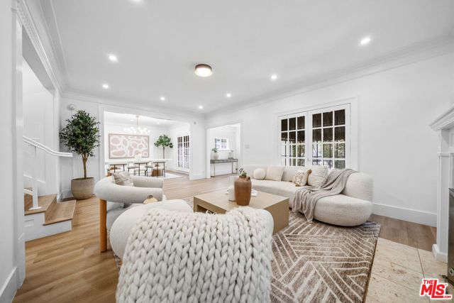 320 Westminster Avenue, Los Angeles, CA 90020