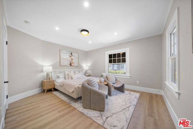 320 Westminster Avenue, Los Angeles, CA 90020