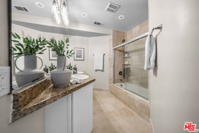 320 Westminster Avenue, Los Angeles, CA 90020