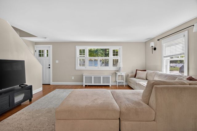 473 Foster Rd, Tewksbury, MA 01876