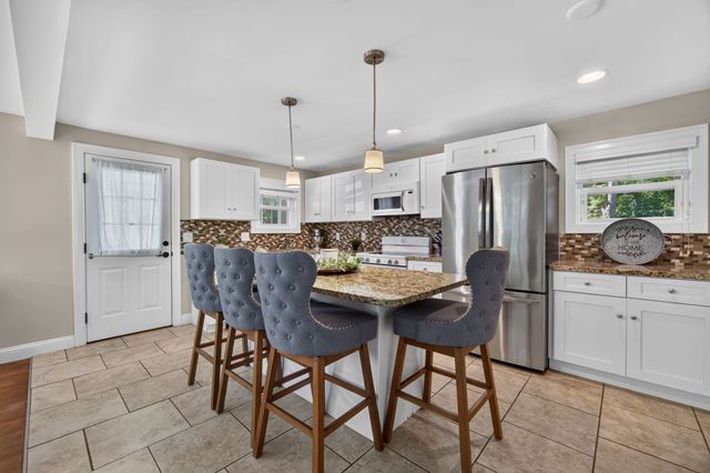 473 Foster Rd, Tewksbury, MA 01876