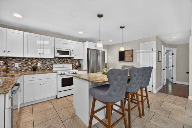 473 Foster Rd, Tewksbury, MA 01876