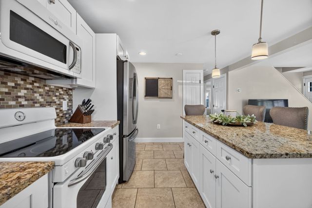 473 Foster Rd, Tewksbury, MA 01876