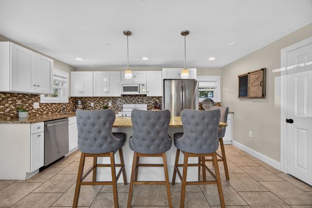 473 Foster Rd, Tewksbury, MA 01876
