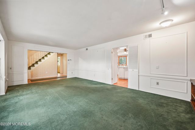 11 Anton Place, Aberdeen, NJ 07747