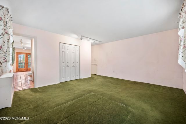 11 Anton Place, Aberdeen, NJ 07747