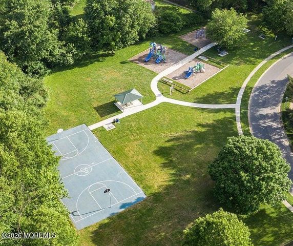 11 Anton Place, Aberdeen, NJ 07747