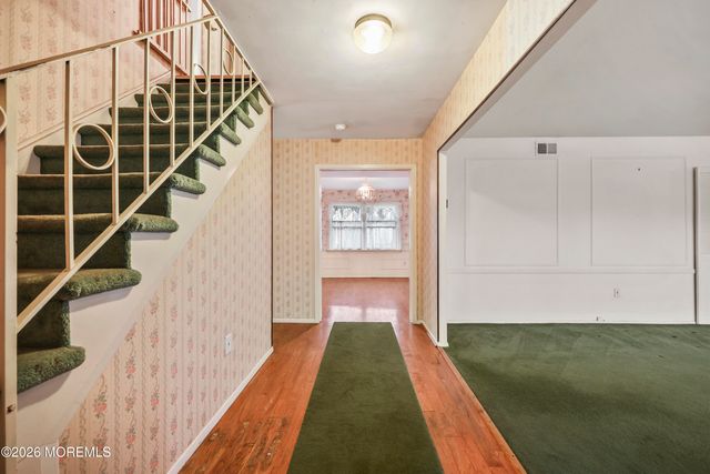 11 Anton Place, Aberdeen, NJ 07747