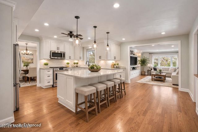 11 Anton Place, Aberdeen, NJ 07747