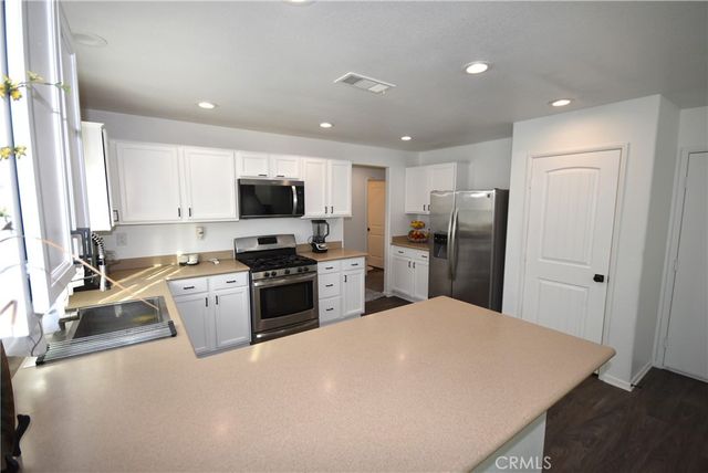 885 Amadova Drive, Perris, CA 92571