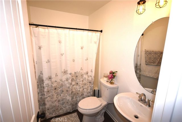 885 Amadova Drive, Perris, CA 92571