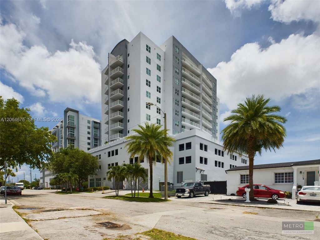 60 NW 37th Ave 603, Miami, FL 33125
