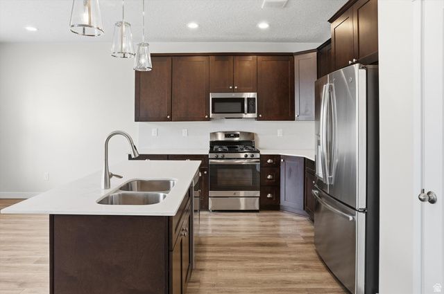 11461 S STREAM PARK DR, South Jordan, UT 84009