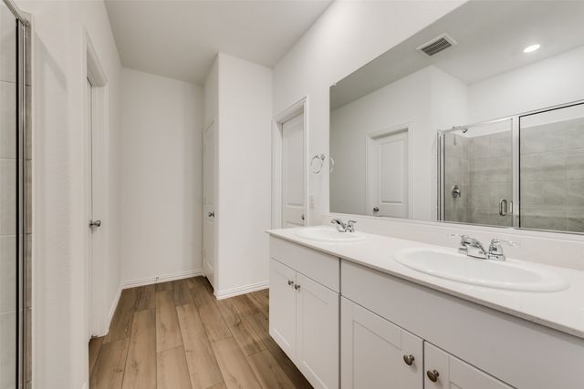 917 Dustwood Drive, Fort Worth, TX 76052