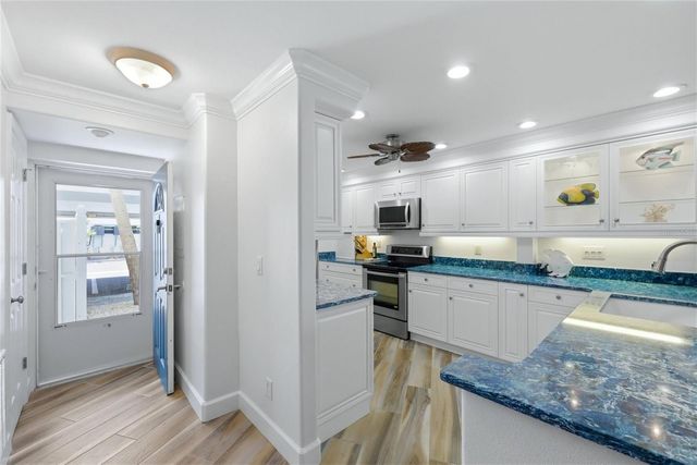 2110 BENJAMIN FRANKLIN DRIVE 104, Sarasota, FL 34236