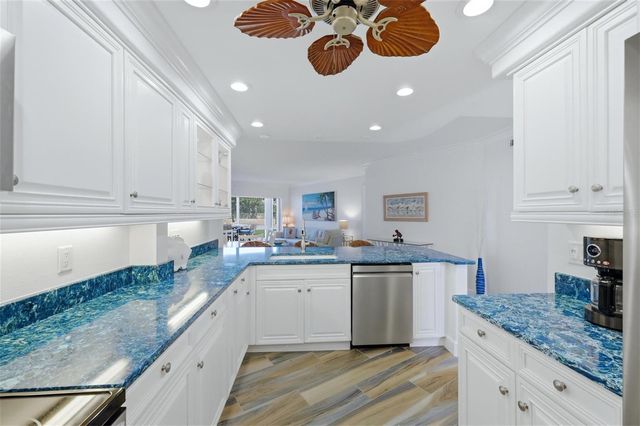 2110 BENJAMIN FRANKLIN DRIVE 104, Sarasota, FL 34236