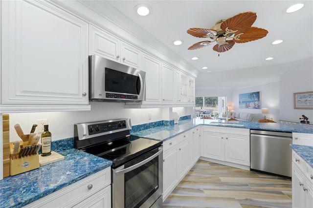 2110 BENJAMIN FRANKLIN DRIVE 104, Sarasota, FL 34236