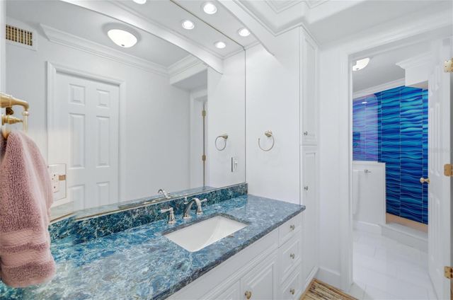 2110 BENJAMIN FRANKLIN DRIVE 104, Sarasota, FL 34236