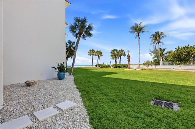 2110 BENJAMIN FRANKLIN DRIVE 104, Sarasota, FL 34236